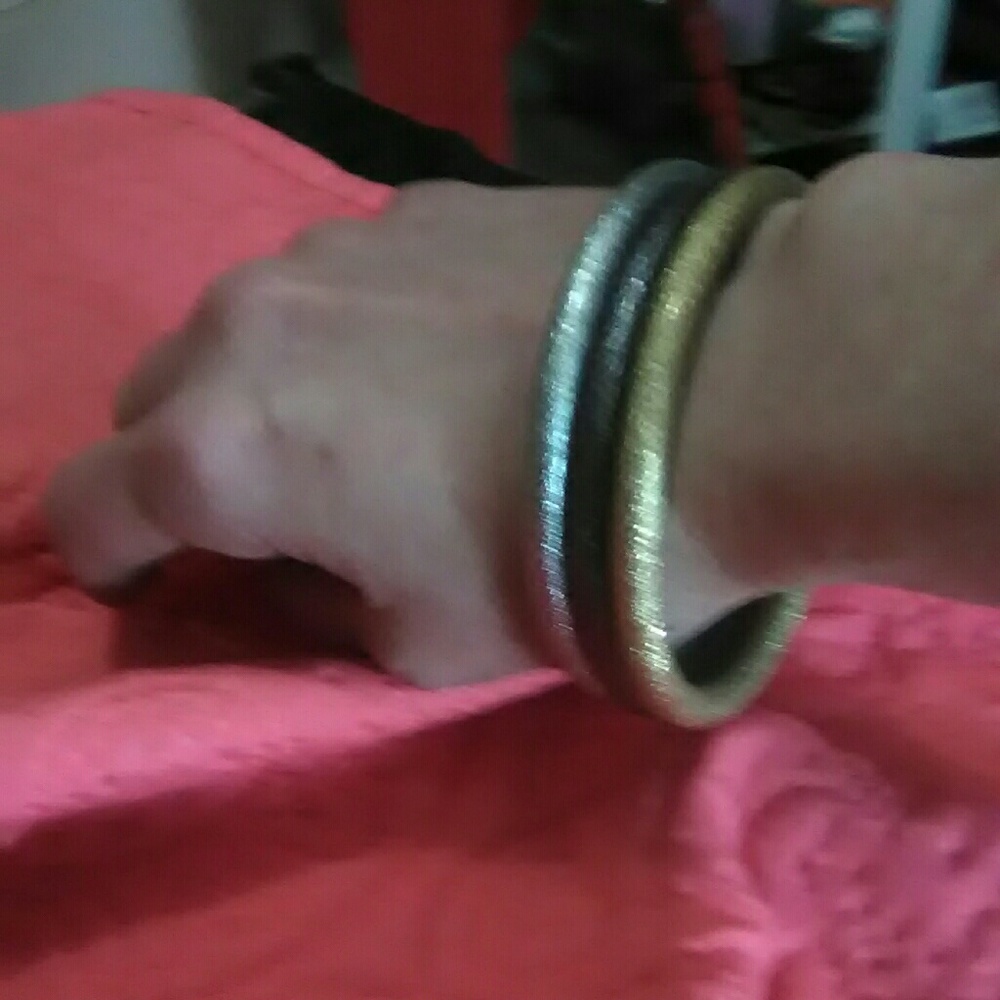 Fun metallic Bangles - Picture 2 of 3
